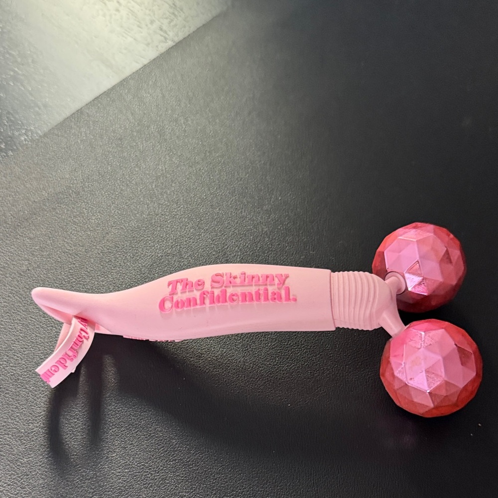 The Skinny Confidential Pink Facial Roller - Dual Sphere Massager